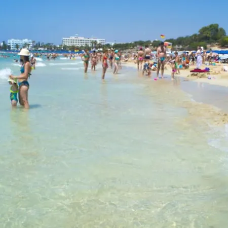 Beautiful 5 Star Holiday In A Prime Location In Sotira, Book Early To Secure Your Dates, Sotira 1303 * أيا نابا