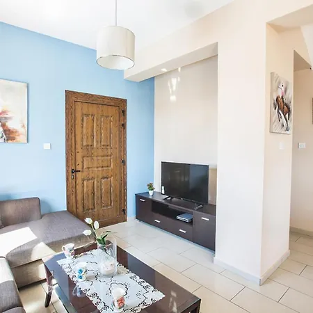 Villa Beautiful 5 Star Holiday In A Prime Location In Sotira, Book Early To Secure Your Dates, Sotira 1303
